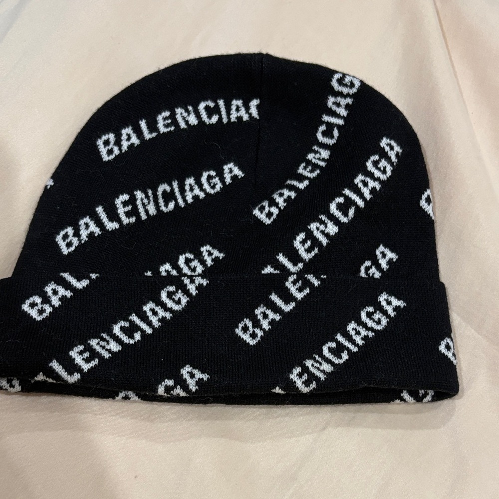 Balenciaga Monochrome Logo Knit Hat
